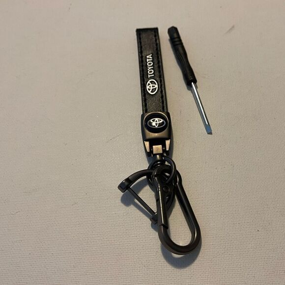 Toyota Logo key fob Keychain in black leather NWT - Picture 3 of 4